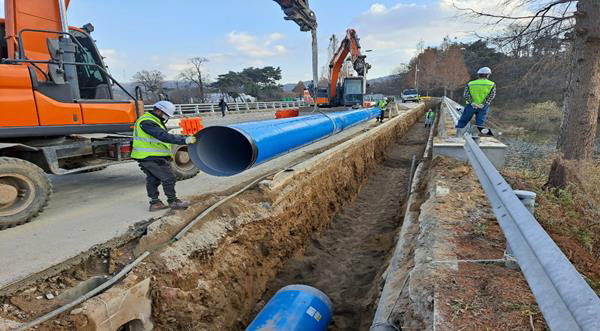 음봉지구 농어촌생활용수 개발사업 공사 장면