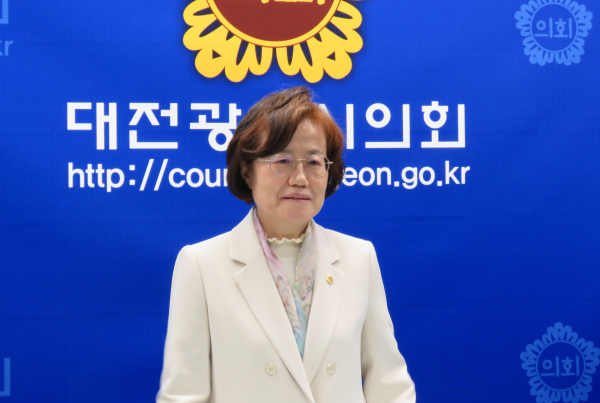 우애자 국민의힘 대전시의원(비례대표)이 지역구 시의원 출마를 선언하고 있다.