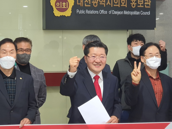 진동규 전 유성구청장이 지난 3월 17일 대전시의회 로비에서 6.1 지방선거 유성구청장 출마를 공식 선언했다.