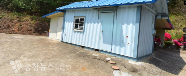 한상기 태안군수 예비후보가 본인 소유 농지에 불법으로 콘크리트를 타설해 주차장으로 활용하고 있다../네이버 로드뷰