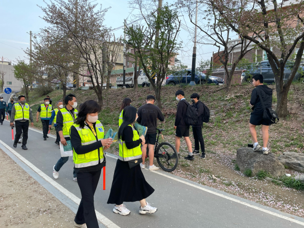 합동순찰 캠페인 진행 장면