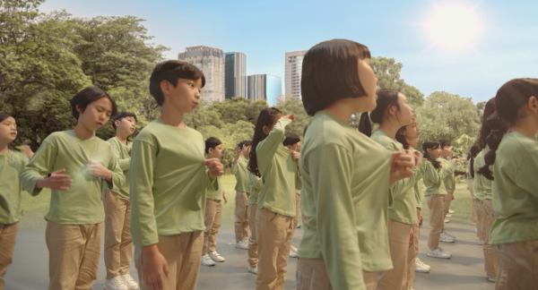 초록우산어린이재단이 애드보커시 캠페인의 일환으로 14일 TVC ‘한 목소리 캠페인’ 기후환경편을 공개했다.