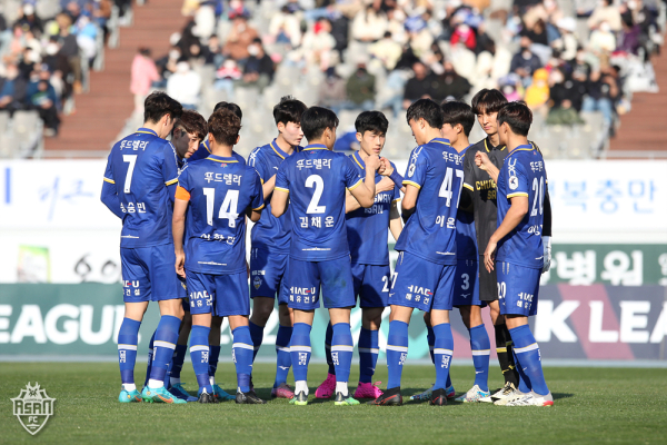 충남아산FC 선수단 모습