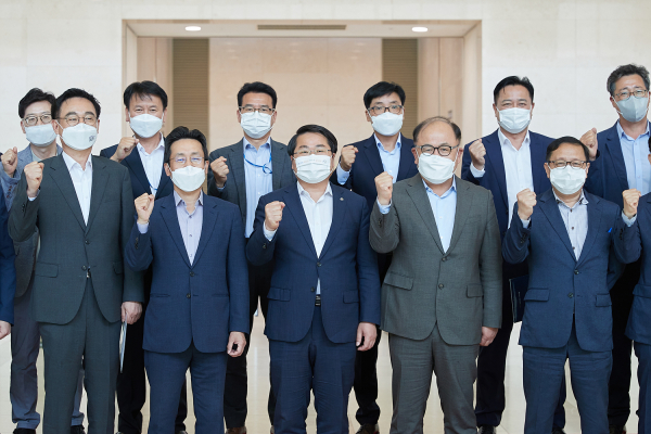 삼성디스플레이 탕정사업장 방문 기념사진