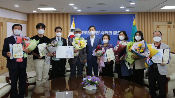 지난 4일 제50회 어버이날을 맞아 보건복지부장관 표창 수상모습