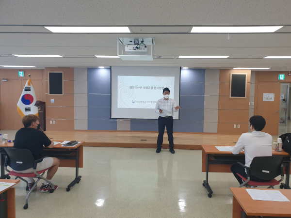 11일, 중․장기 제대군인 20∼30대 10여명이 참석한 가운데 취업 워크숍 개최 모습