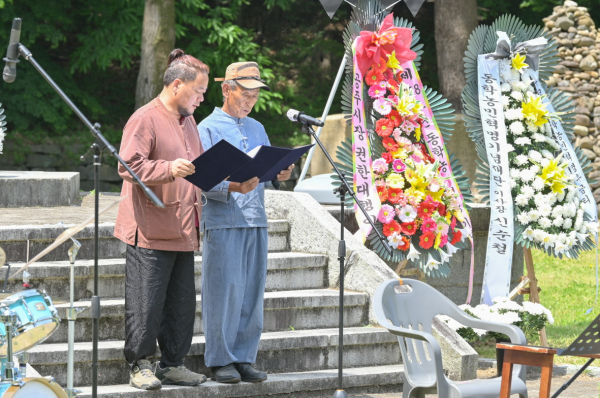 지난 11일 동학농민혁명 기념일을 맞아 우금티전적지에서 제128주년 동학농민혁명 기념식 개최모습