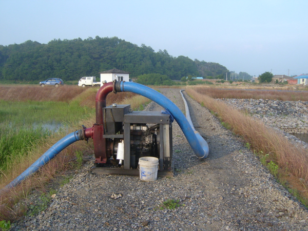 진죽천 간이 양수기/충남도 제공