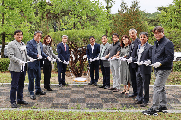 목원대 문화예술 최고경영자과정 3기, 소나무 기념 식수