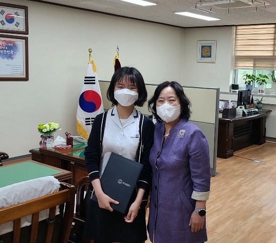 대전외국어고등학교 3학년 학생 수상 모습