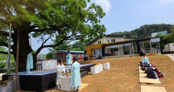 회화나무와 함께하는 송산 안녕기원제 개최 모습