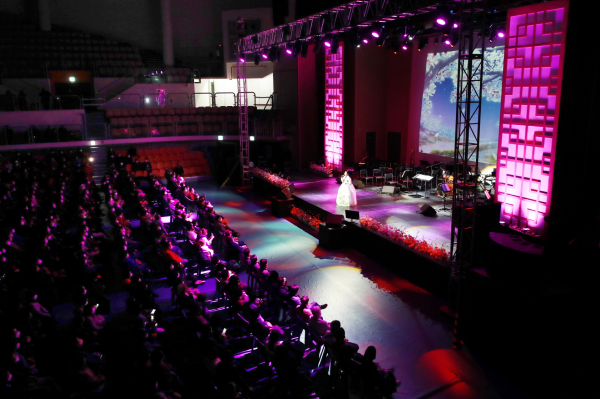 3월 31일 태안종합실내체육관서 열린 이미자 콘서트 모습.