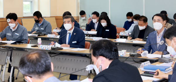 김동일 보령시장, 2022보령해양머드박람회 현장회의 개최 모습