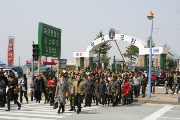 지난 2012년 육군훈련소 영외면회 모습