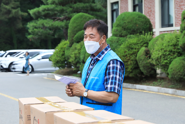 권흥주 대전봉사체험교실 회장이 인사말을 전하고 있다