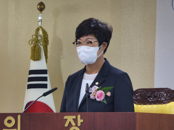 개원사를 하는 김희영 아산시의장/박동혁 기자