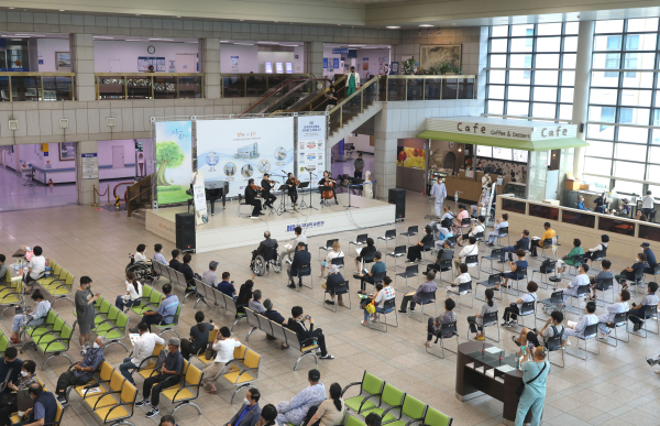 무더위와 코로나19로 지친 지역주민 위한 음악회 개최