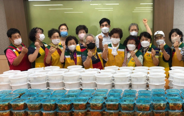 중촌동자원봉사협의회, 초복맞이 사랑愛 삼계탕 나눔행사