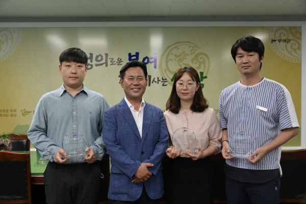 왼쪽부터 권기범, 정영운, 민영기 주무관