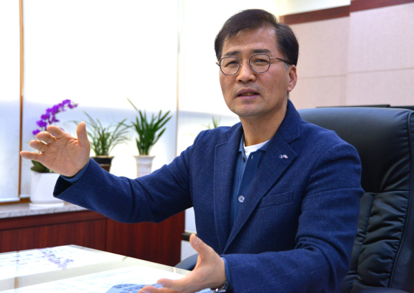 인터뷰 하는 이규병 한국농어촌공사 천안지사장