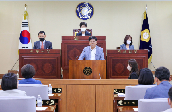 5분 발언하는 전남수 아산시의회 의원