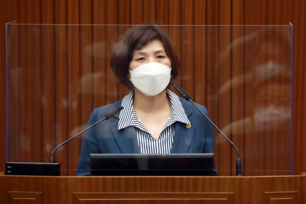 대통령 세종집무실 설치 촉구 관련 결의안 설명하는 김현옥 의원