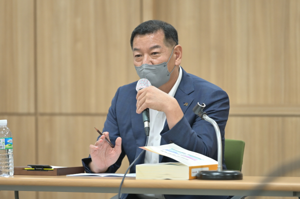 최원철 공주시장, 민선8기 첫 업무계획보고 진행 모습