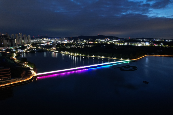 성성호수공원 야경