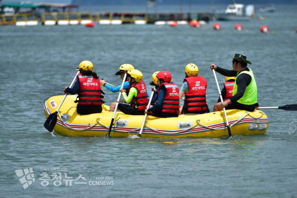 해양레저스포츠 체험(레프팅)모습.