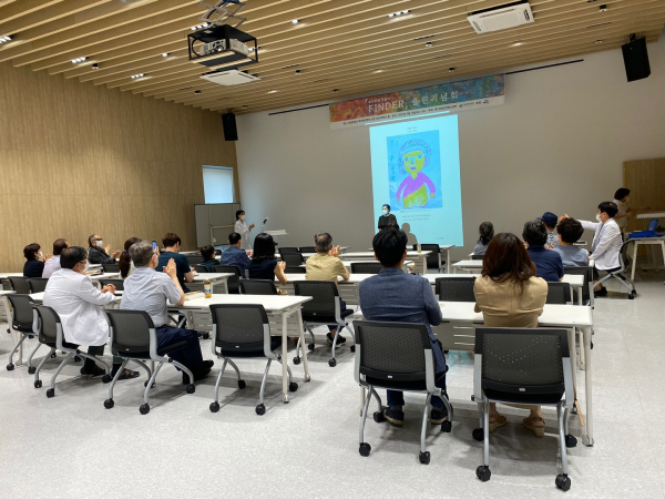 파킨슨 환자들의 그림과 이야기, ‘finder-우리는 발견했다-’ 출판기념회 행사 모습
