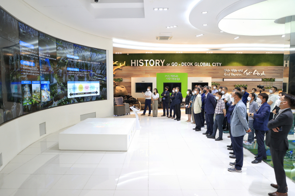 당진시 간부공무원, 고덕지구 견학 모습