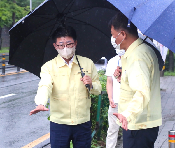 최충규 대덕구청장, 집중호우 대비 긴급 현장 점검 모습