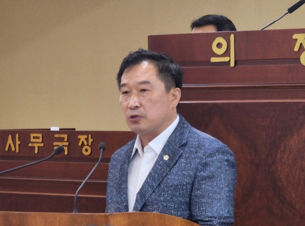 5분 발언을 하는 천철호 아산시의원/박동혁 기자