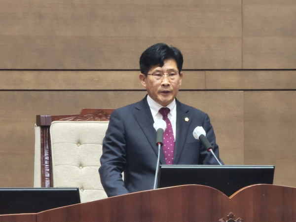 개회사를 하는 정도희 의장