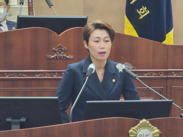 5분 발언을 하는 정선희 의원/박동혁 기자