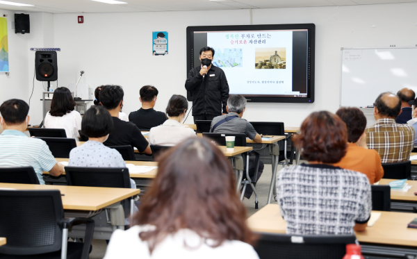 지난 13일 군 교육문화센터에서 개강한 ‘2022년 2학기 충남태안시민대학’ 모습.