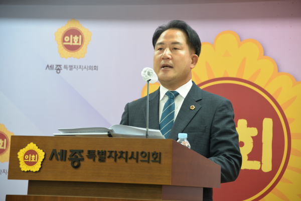 의정브리핑 하는 상병헌 세종시의회 의원