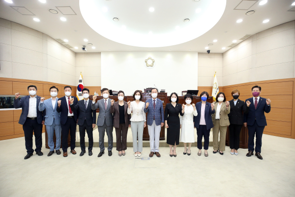 제9대 유성구의회 첫 정례회 개회 후 단체사진