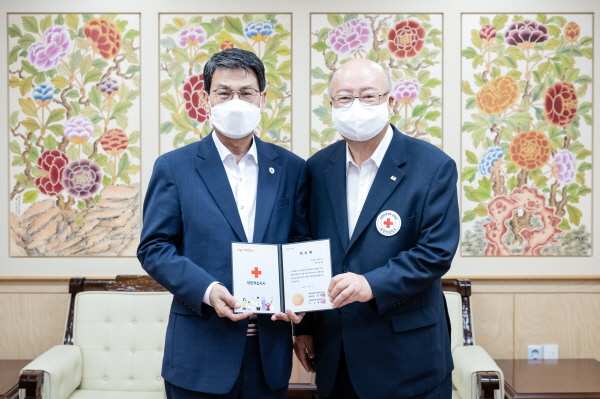 김돈곤 청양군수  대한적십자사 명예지부회장 위촉 모습