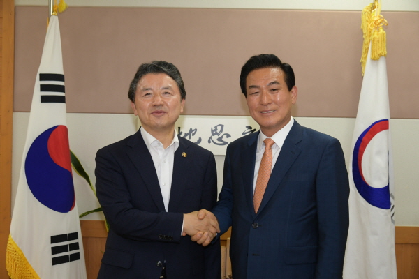 남성현 산림청장, 백성현 논산시장