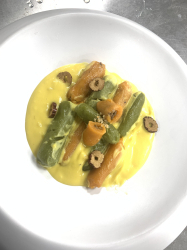 금상작품-참나물과 고추로 빚은 떡과 유자향의 늙은 호박소스를 곁들인 떡볶이