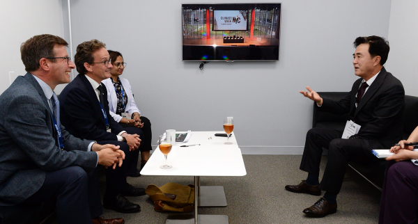 언더2연합 사무국 상견례 회의