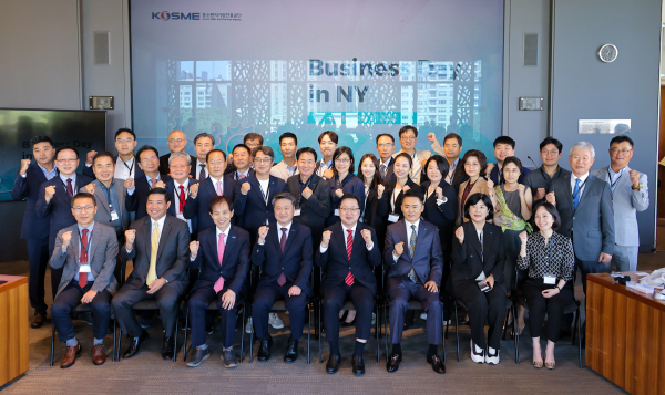 이장우 대전시장은 21일 미국 뉴욕대 킴멜센터에서 열린 '비즈니스 데이 인 뉴욕' 행사에 참석했다.