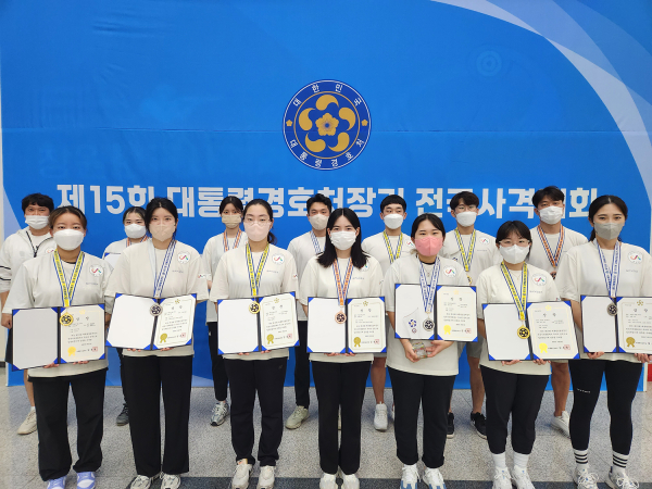 서산시청 사격팀 기념촬영 모습(왼쪽부터 소승섭, 이은서, 김희선, 박해미, 서희애, 고도원, 박성현, 오정은, 최보람, 염다은, 김병호, 유현영, 김영민, 정미라)