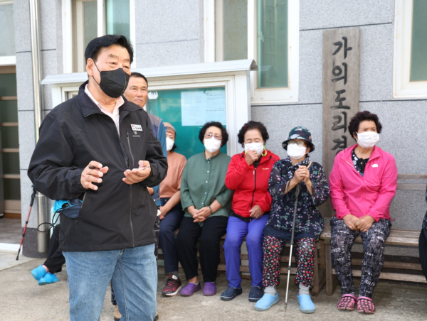 가세로 군수 가의도 방문 모습