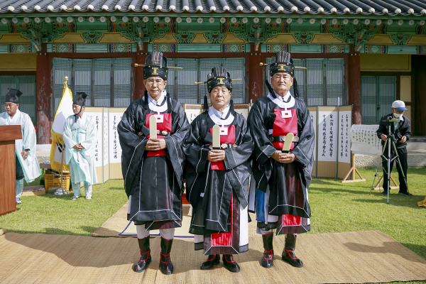 7일 열린 제19회 서산해미읍성축제 개막식에 앞서 관아객사에서 축제의 성공을 기원하는 고유제가 열렸다