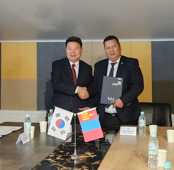 당진-몽골 외국인 계절근로자 업무협약식 체결 모습