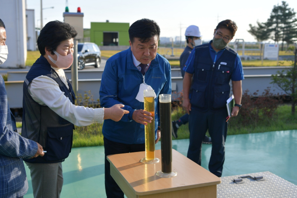 최재구 예산군수 가축분뇨 공동자원화센터 현장 점검 모습