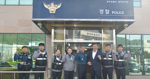 ​최원철 시장, 경찰의 날 격려 방문 모습​