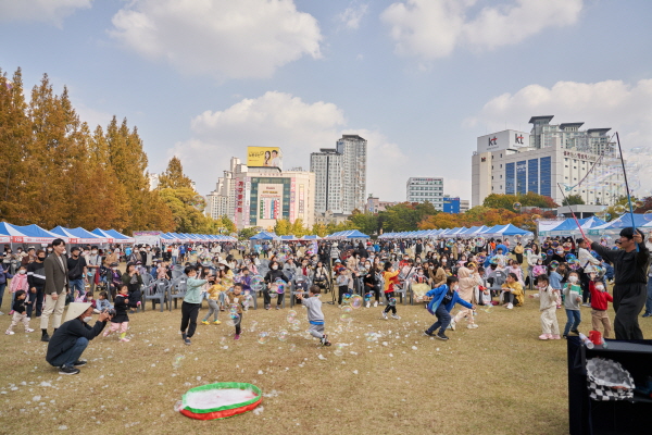 2022 다문화화합한마당 ‘다(多)이음’이 대전 시민 6천여 명이 참여한 가운데 성황리에 진행